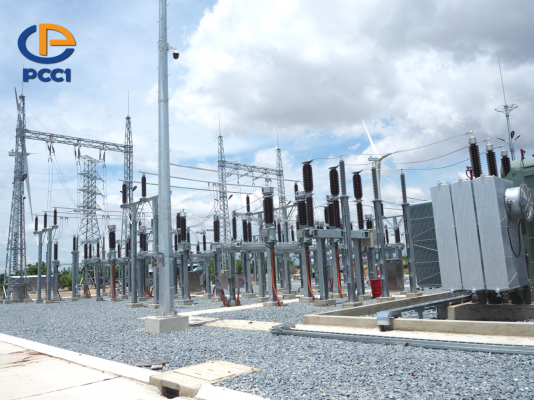 Nhà thầu thi công hệ thống điện đang hoàn thành