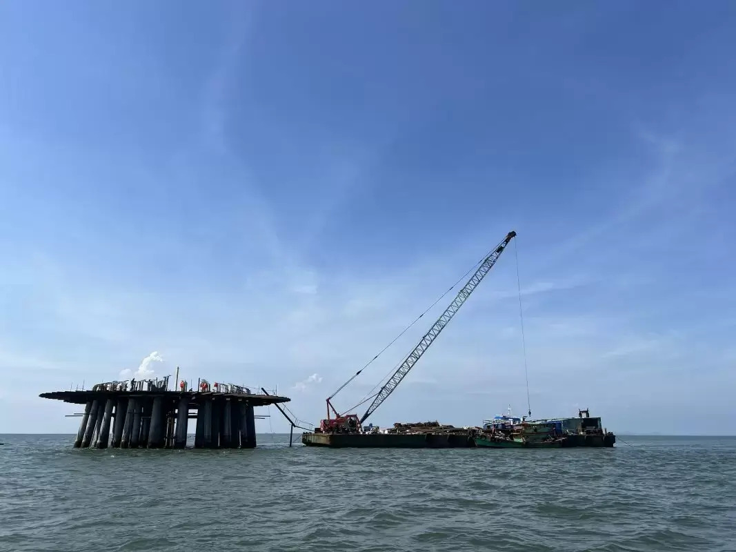 triển khai và khởi công dự án điện gió